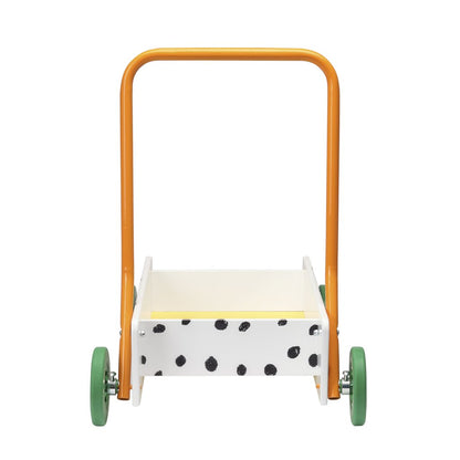 Pippi oppii kävelemään vaunuilla