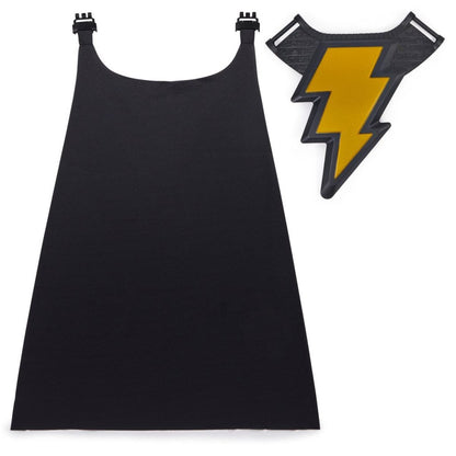 Black Adam vaippa rintalevyllä