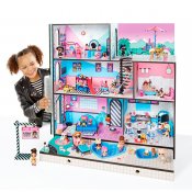 LOL. Yllätys! House 85 st yllättää Dollhouse
