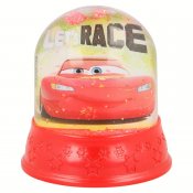 Autot, lumisadepallo