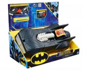 DC Comics Batman muuttaa Batmobilea