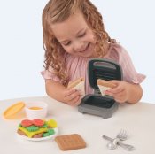 Play Doh kitchens Creations Cheest Sandwich kotitehtävät
