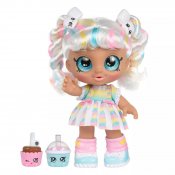 Kindi Kids Marsha Mello telakka kanssa skootteri