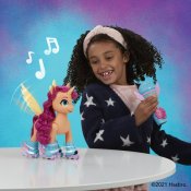 My Little Pony laulava radio-ohjattu Sunny Starscout -hahmo