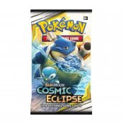 Pokémon Sun & Moon Kosminen Eclipse Booster kortteja
