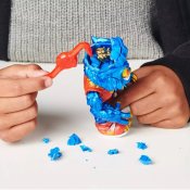 Treasure X -hirviön kultainen hahmo rinnassa