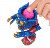 Treasure X -hirviön kultainen hahmo rinnassa